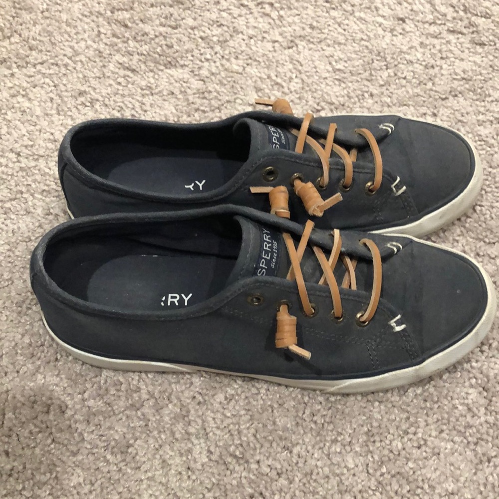 Women’s Sperry slip on shoes 7 blue